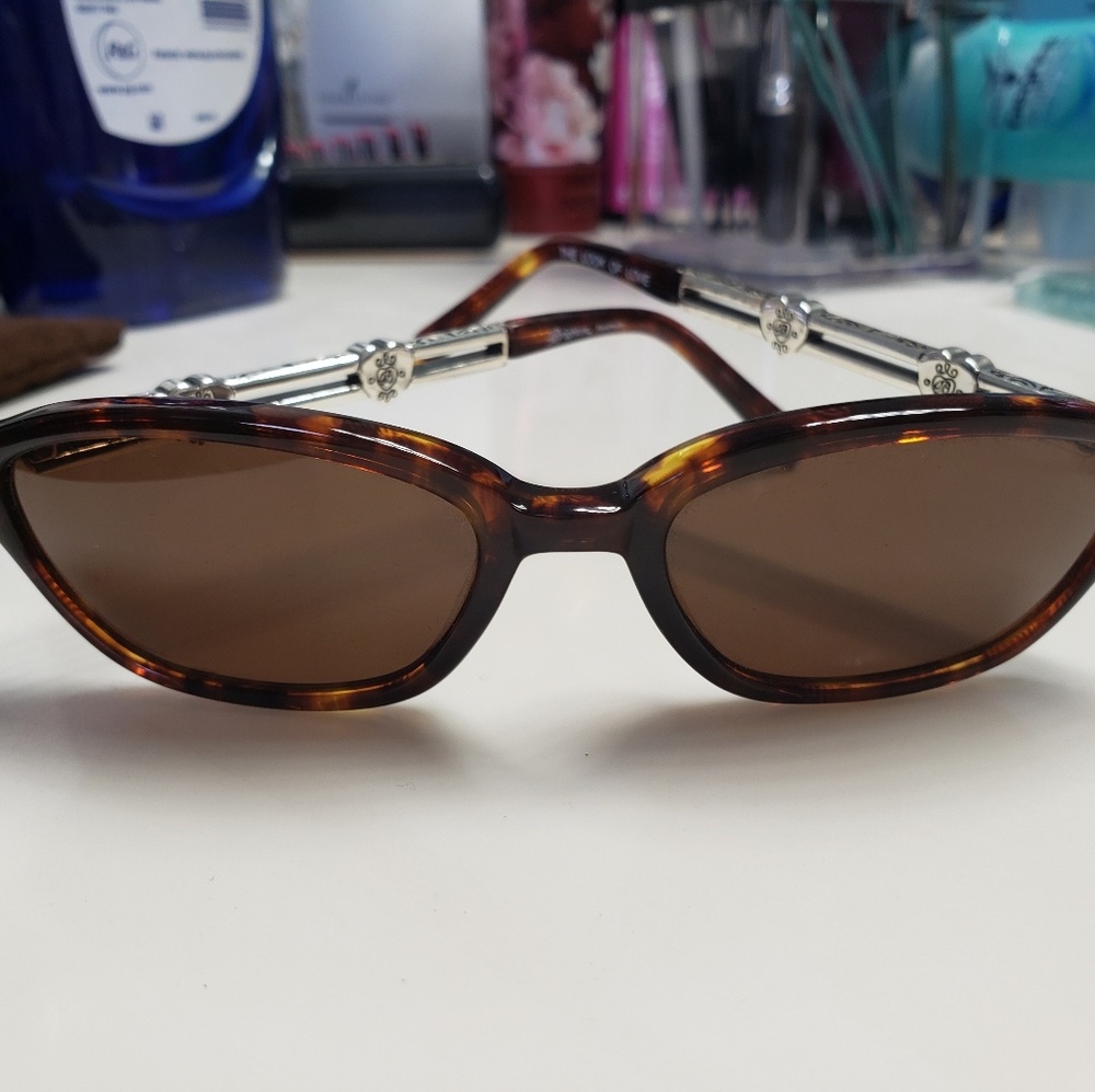 Brighton Sunglasses The look of love style.